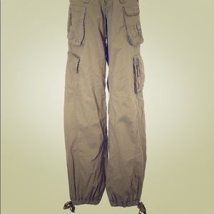 Abercrombie & Fitch Size 6 Cargo Pants